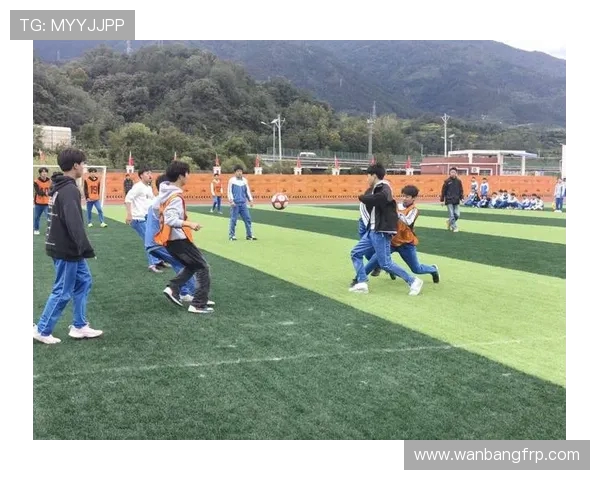 绿茵逐梦青春闪耀赛场激情碰撞尽显足球之美 绿茵逐梦青春闪耀赛场激情碰撞尽显足球之美