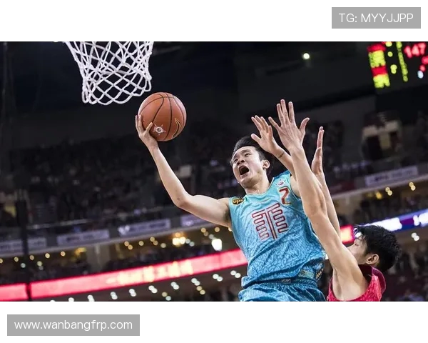 丁彦雨航浴火重生再战赛场展现中国篮球顽强拼搏精神