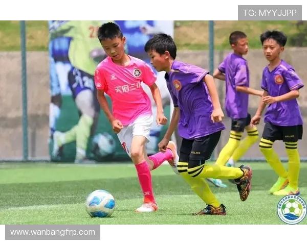 重庆足球队在足球比赛经验排名中创下新高展现实力与潜力